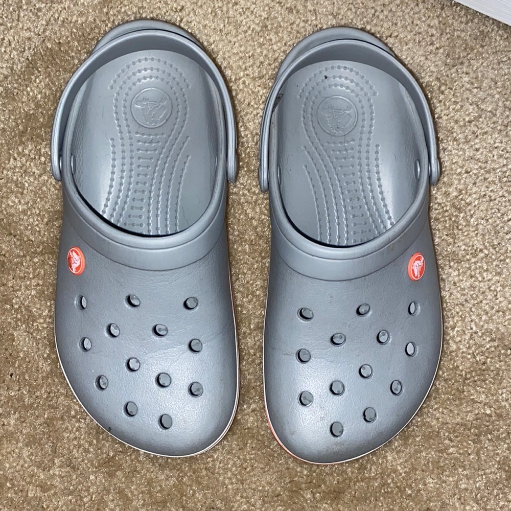 Gray Crocs with coral pink line! Size 8